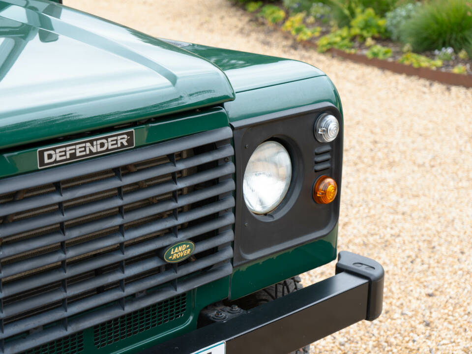 Bild 27/50 von Land Rover Defender 90 Td5 (2006)