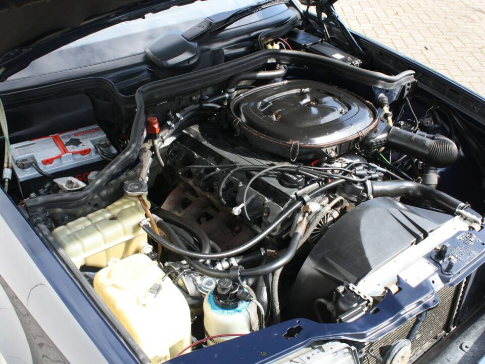 Bild 14/17 von Mercedes-Benz 230 TE (1986)