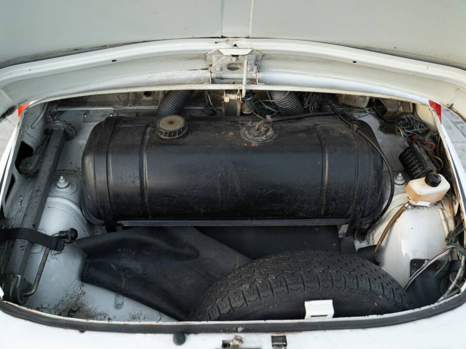 Image 43/50 of FIAT 500 F (1970)