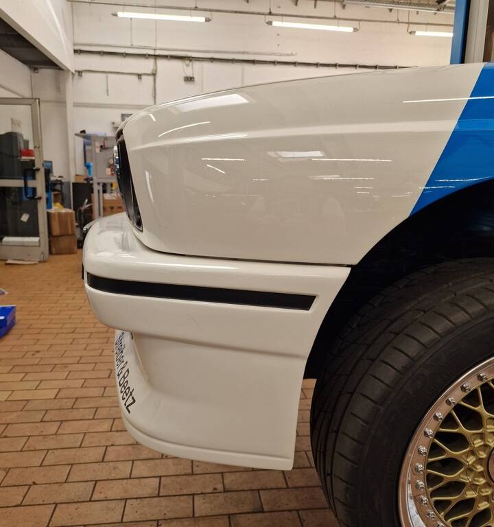 Image 28/70 of BMW M3 (1990)