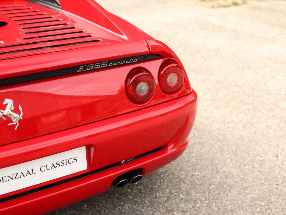 Image 44/93 of Ferrari F 355 Berlinetta (1997)