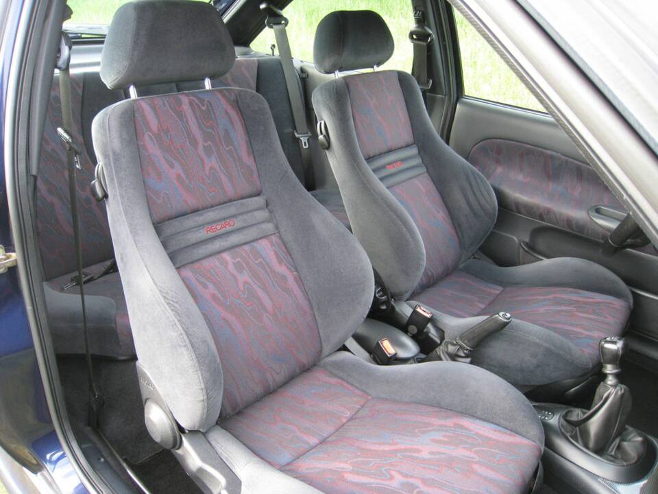 Image 7/8 of Ford Escort 2.0 16V "F1 Edition" (1996)