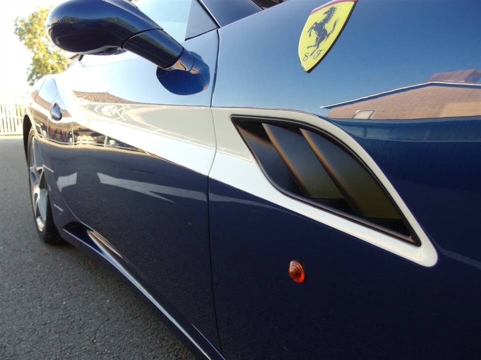 Bild 23/99 von Ferrari California (2009)