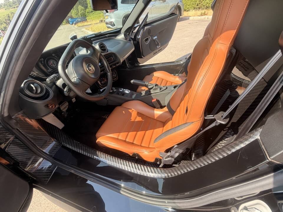 Bild 10/16 von Alfa Romeo 4C (2016)