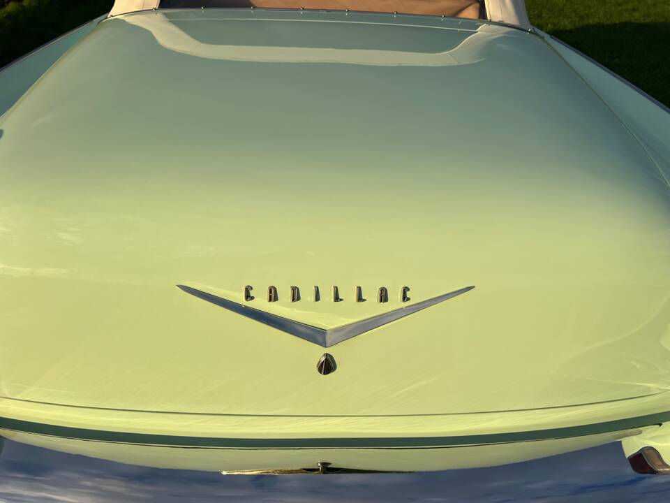Image 30/83 of Cadillac 62 Convertible (1956)