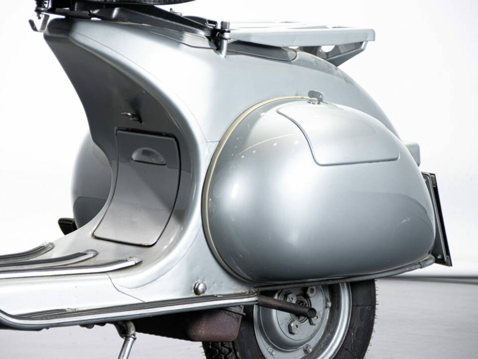 Image 29/45 of Piaggio Vespa 150 (1958)