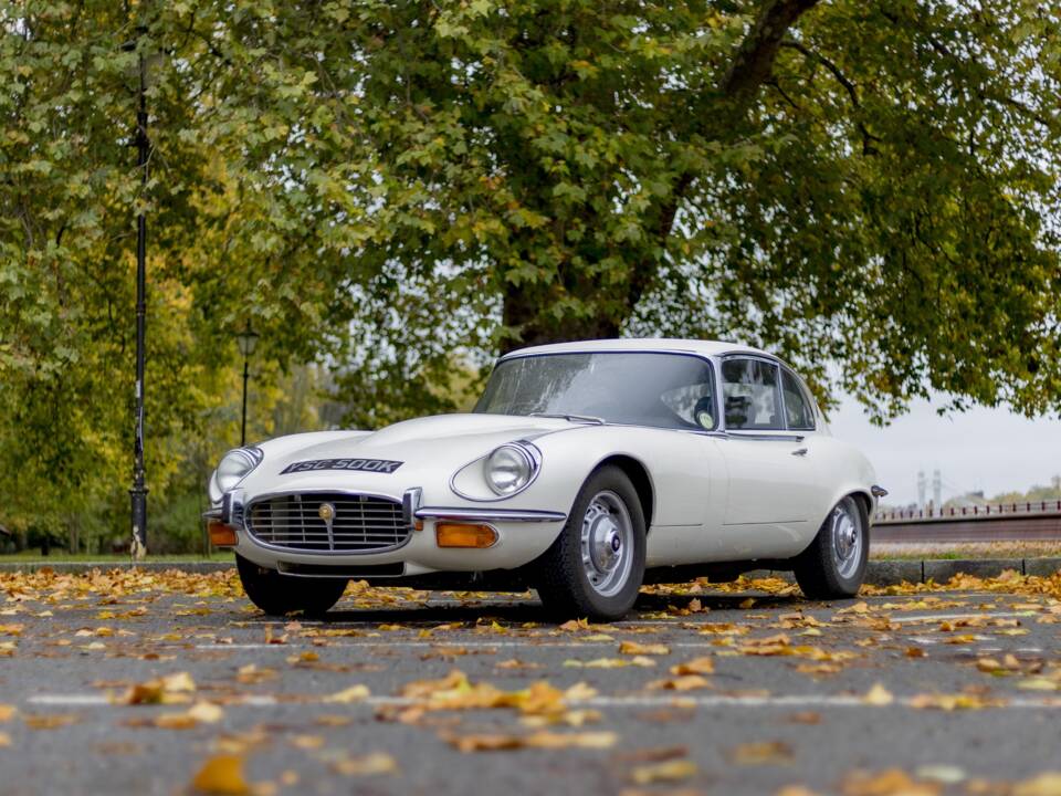 Image 18/50 de Jaguar Type E V12 (2+2) (1972)