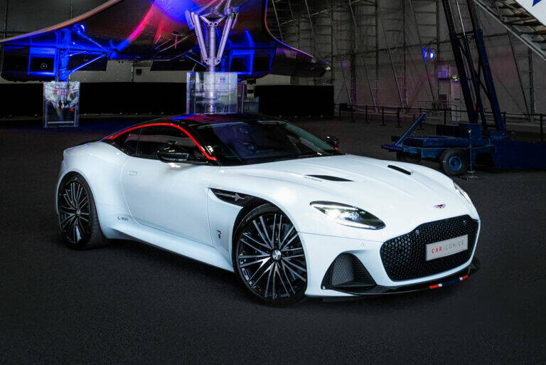 Immagine 1/51 di Aston Martin DBS Superleggera Volante (2020)