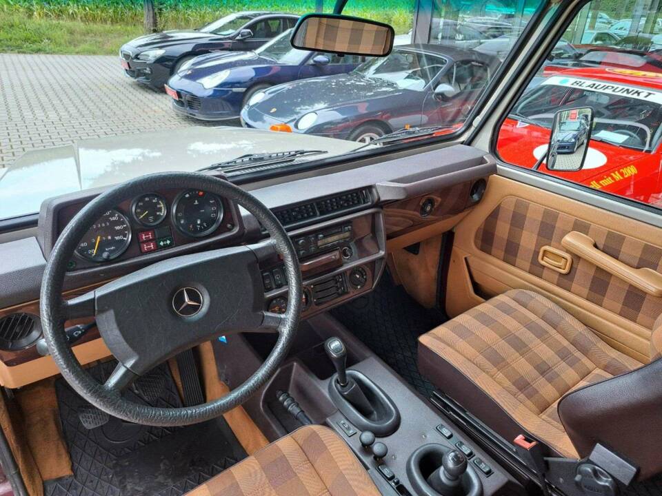 Image 15/19 of Mercedes-Benz 250 GD (lang) (1987)