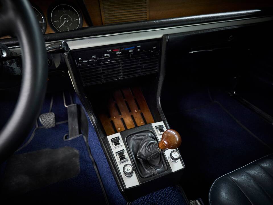 Image 72/100 of BMW 3.0 CSi (1973)