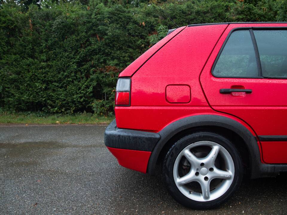 Image 44/50 de Volkswagen Golf III GTI 2.0 (1992)