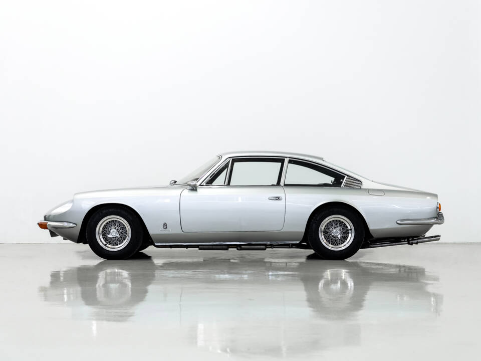 Image 2/67 of Ferrari 365 GT 2+2 (1969)