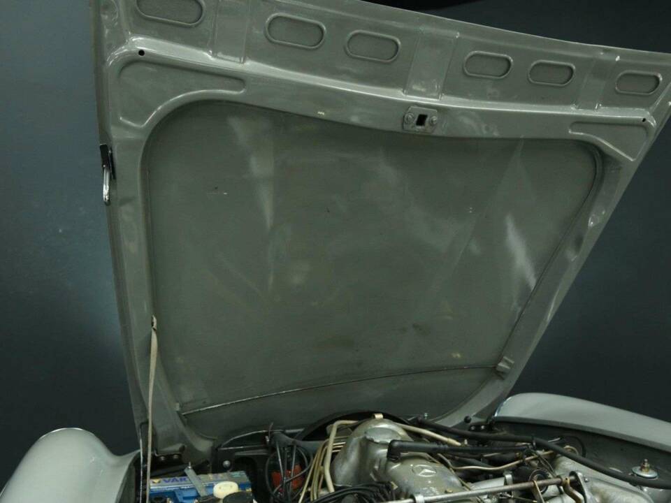 Immagine 45/50 di Mercedes-Benz 250 SL (1968)