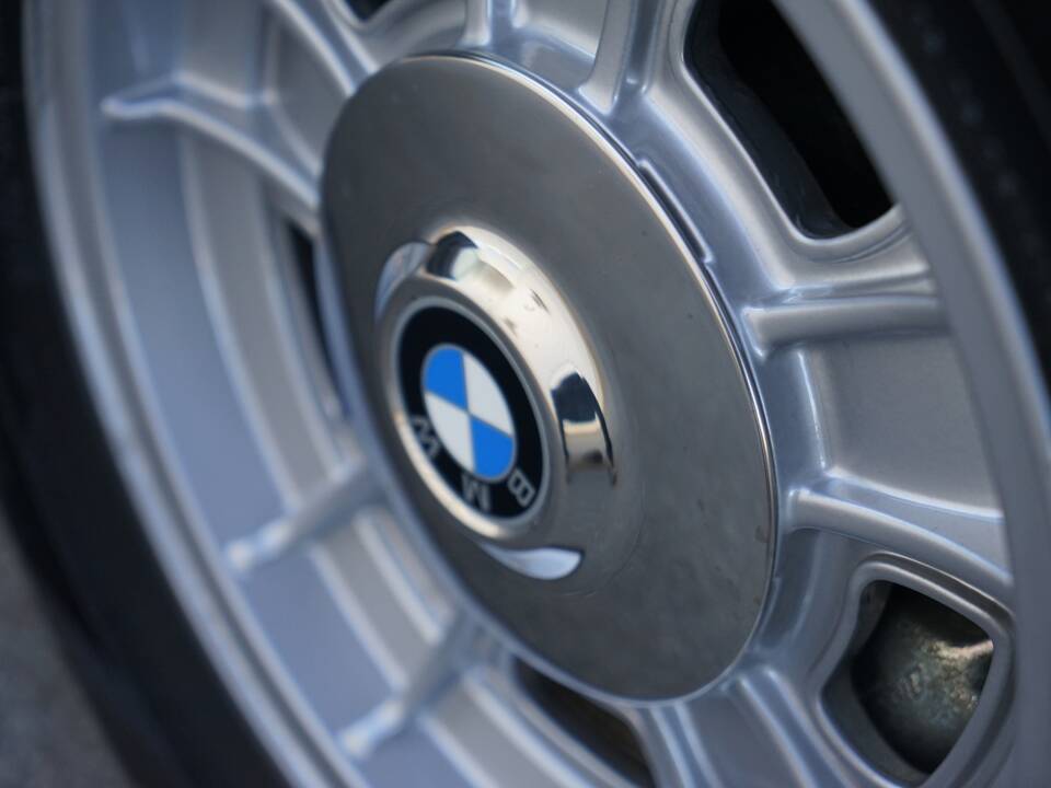 Image 27/37 of BMW 3.0 CSi (1973)