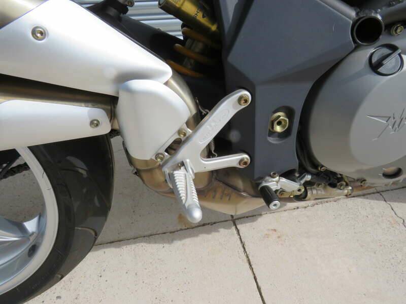 Bild 22/43 von MV Agusta Brutale 750 S (2006)