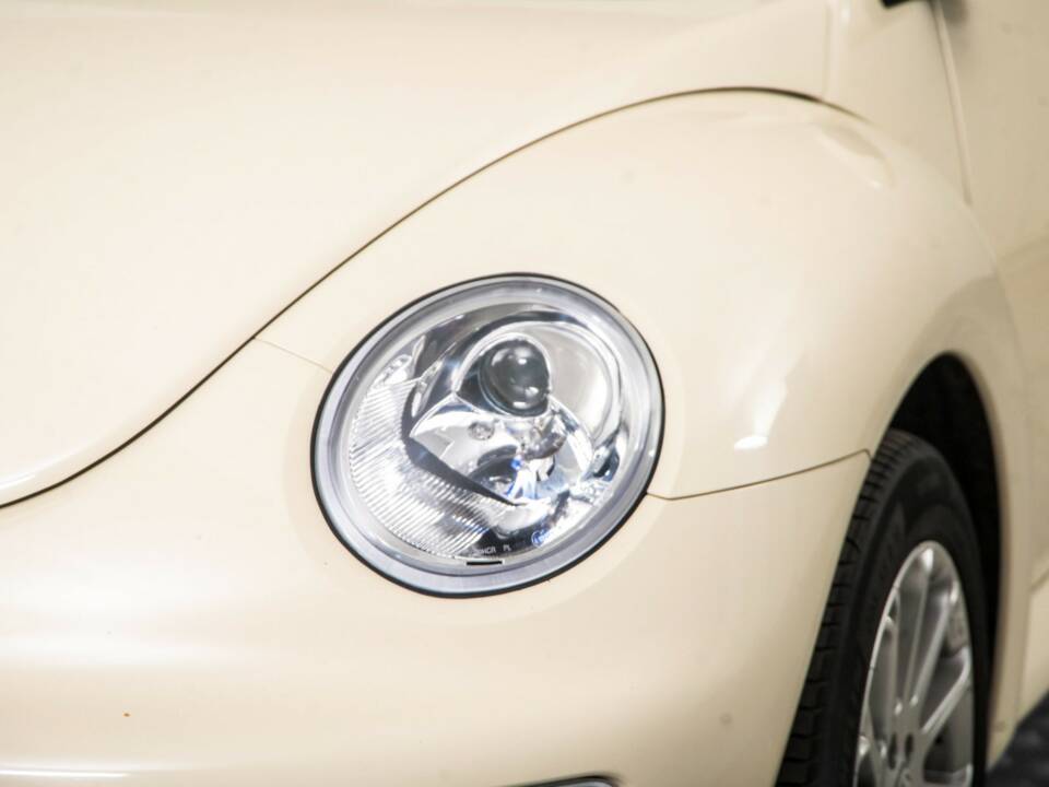 Imagen 17/48 de Volkswagen New Beetle 1.6 (2004)