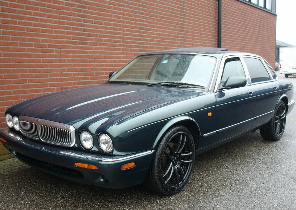 Bild 4/8 von Jaguar XJ 8 4.0 Executive (2000)