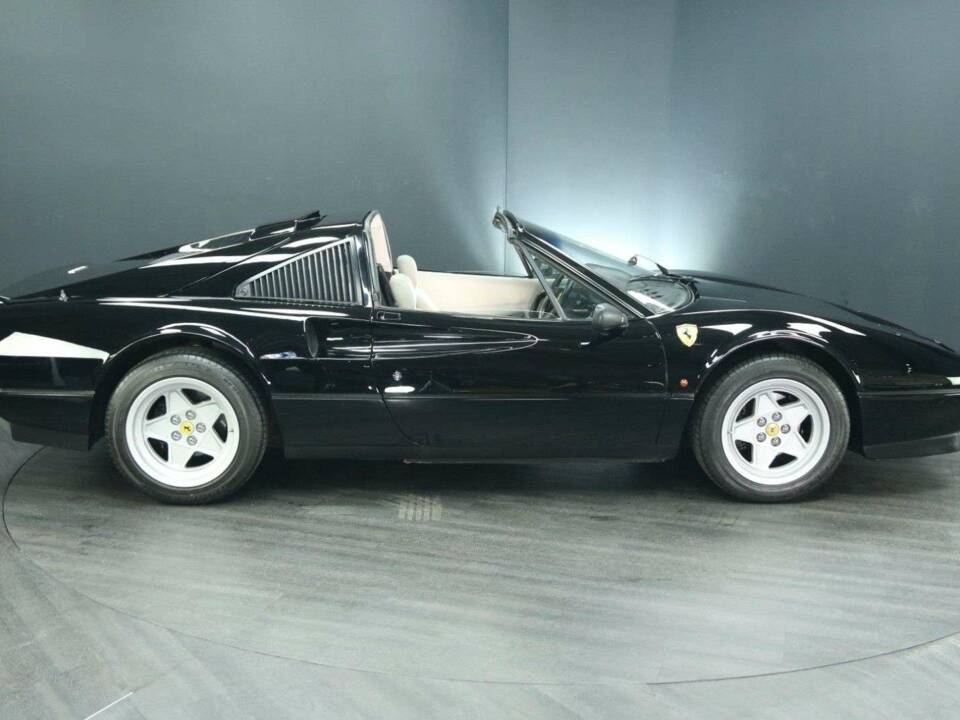 Image 7/30 de Ferrari 328 GTS (1987)