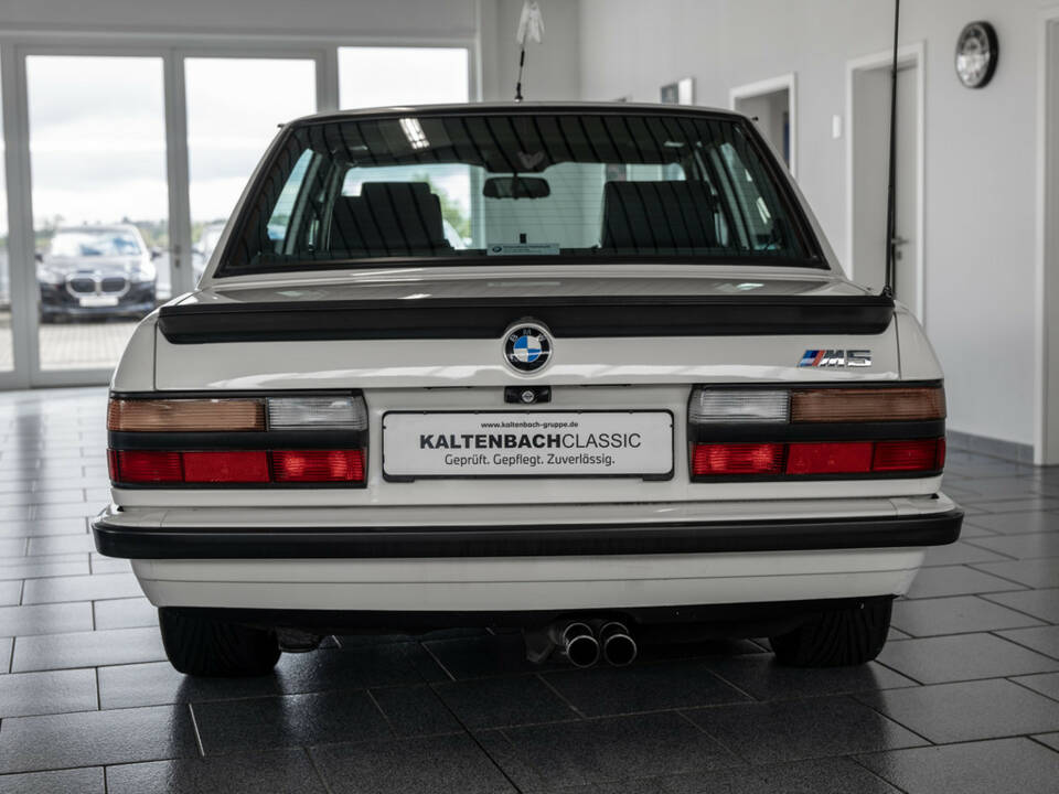 Image 4/23 of BMW M5 (1987)