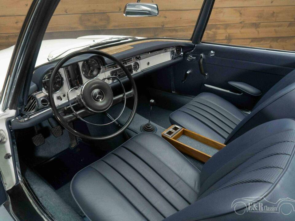 Immagine 2/19 di Mercedes-Benz 230 SL (1964)