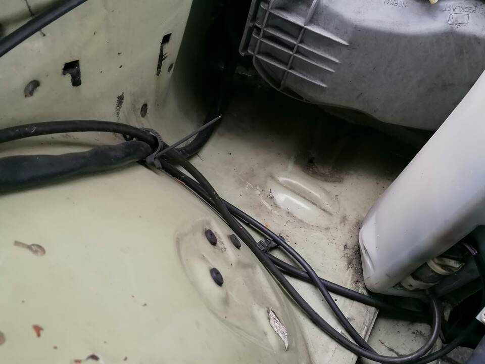 Image 16/22 de Mercedes-Benz 300 TD (1979)