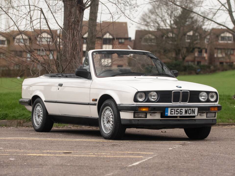 Image 34/50 of BMW 320i (1987)