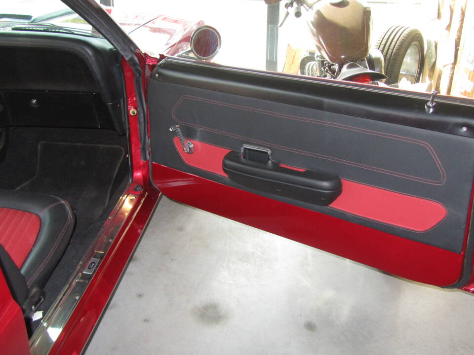 Image 17/40 of Ford Mustang 351 (1969)