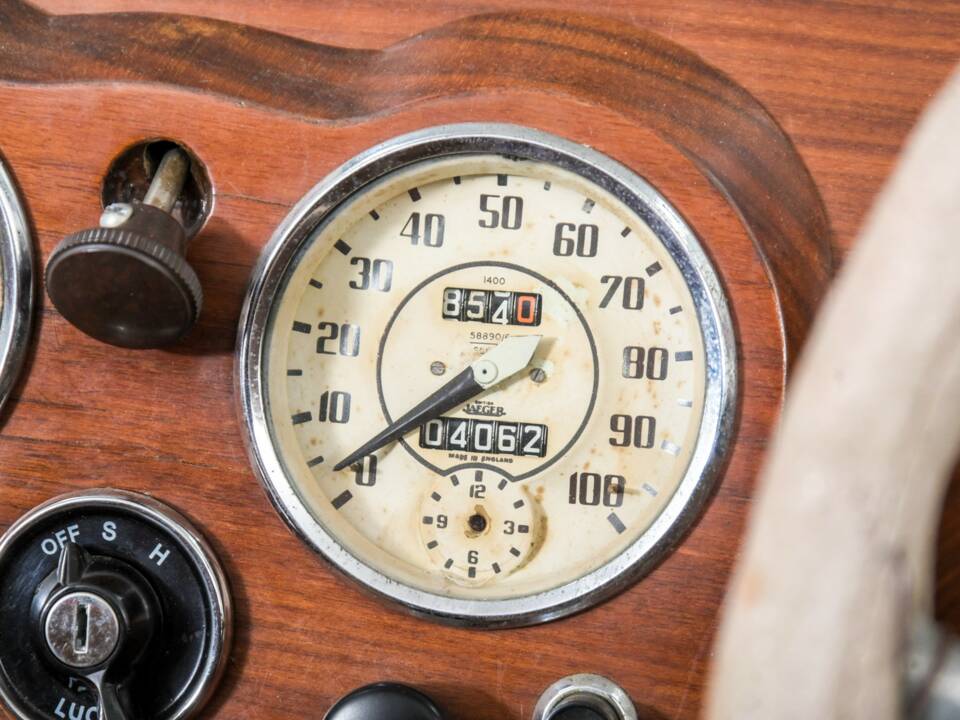 Image 20/50 of Triumph 1800 Roadster (1947)