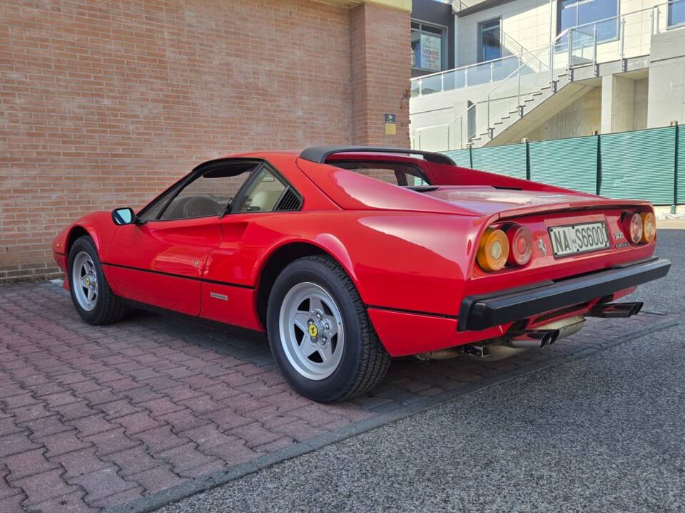 Image 46/95 of Ferrari 308 GTBi Quattrovalvole (1984)