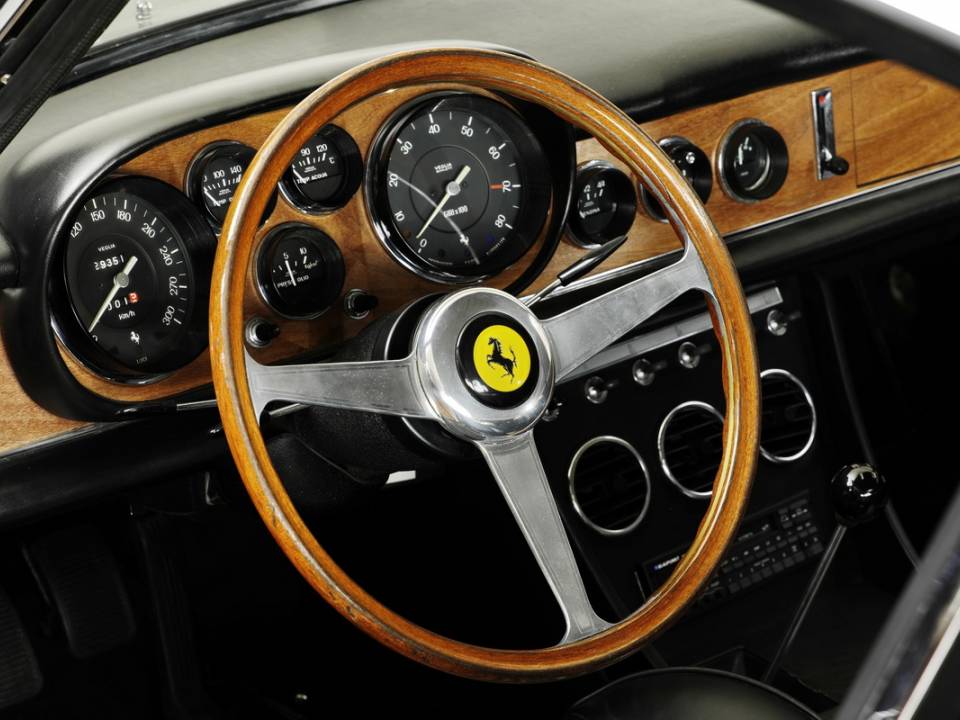 Bild 12/28 von Ferrari 330 GTC (1968)