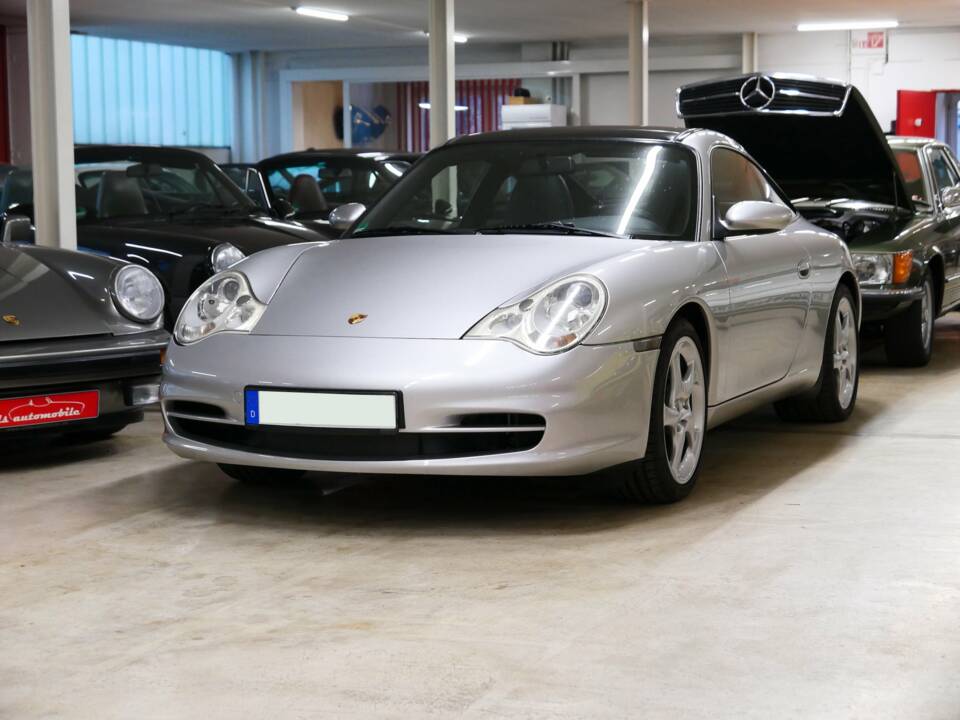Image 12/16 of Porsche 911 Carrera (2004)