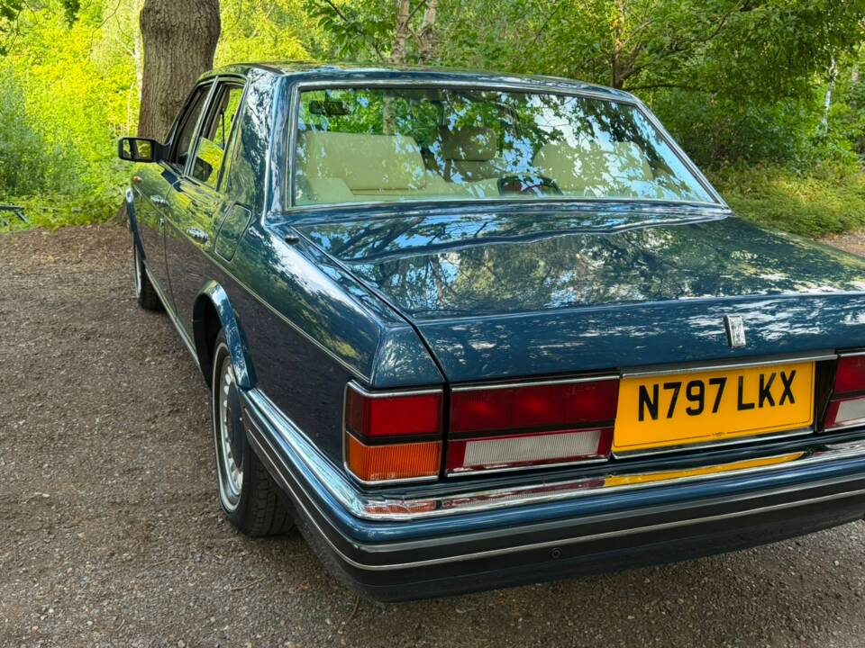 Image 26/46 of Rolls-Royce Silver Spirit III (1996)