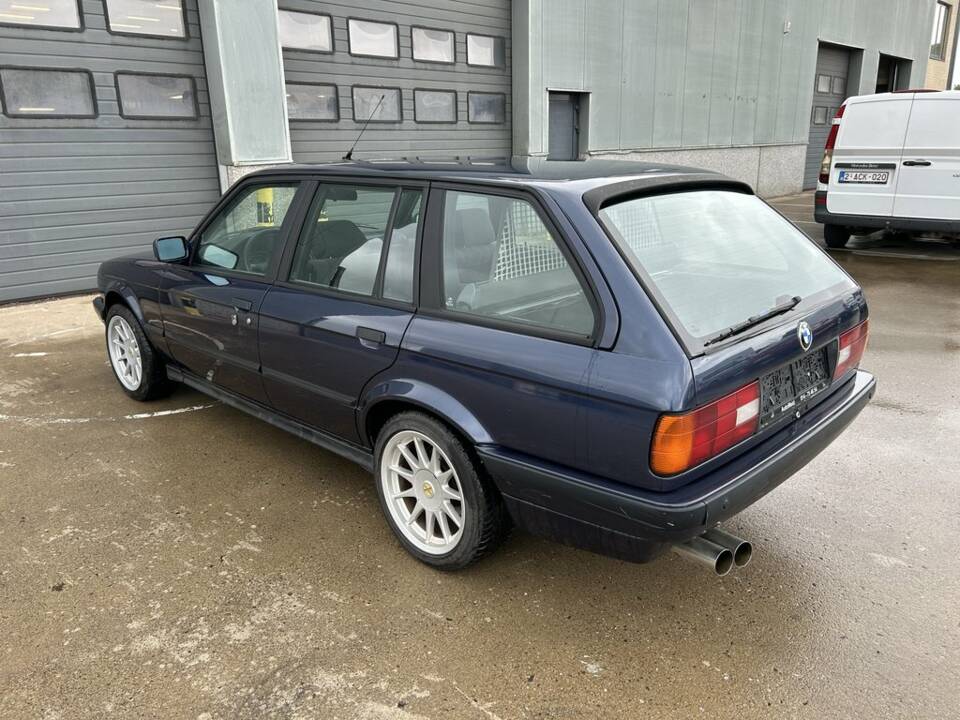 Bild 5/8 von BMW 320i Touring (1989)