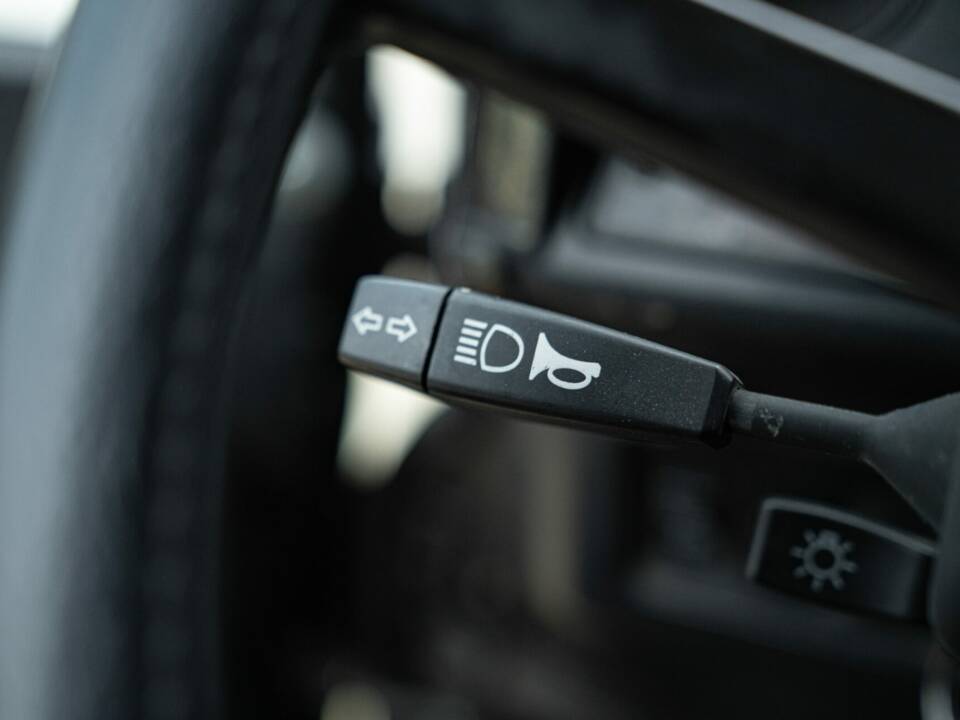 Image 42/50 of Land Rover 90 (1985)