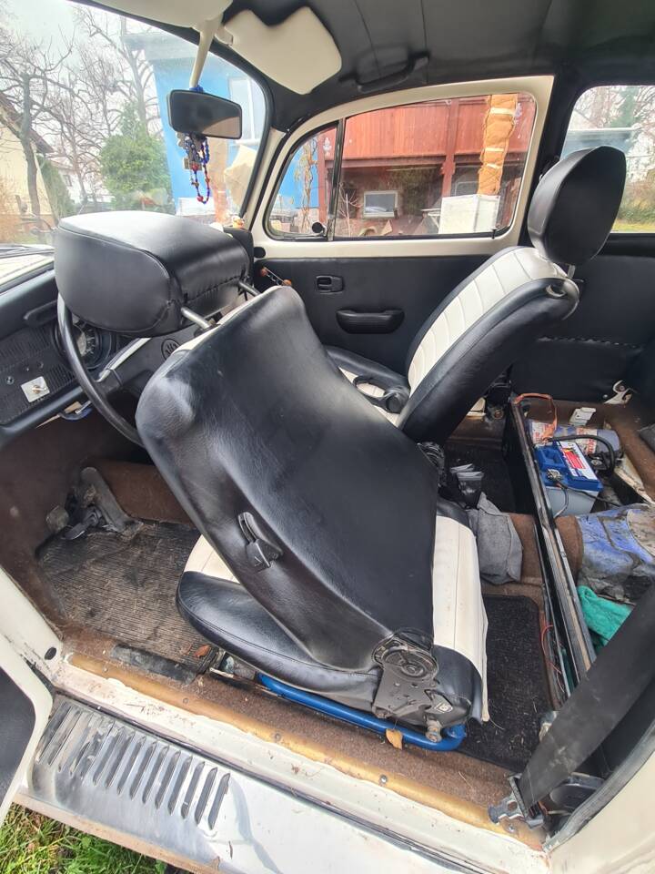 Image 22/30 of Volkswagen Maggiolino 1200 Mexico (1979)