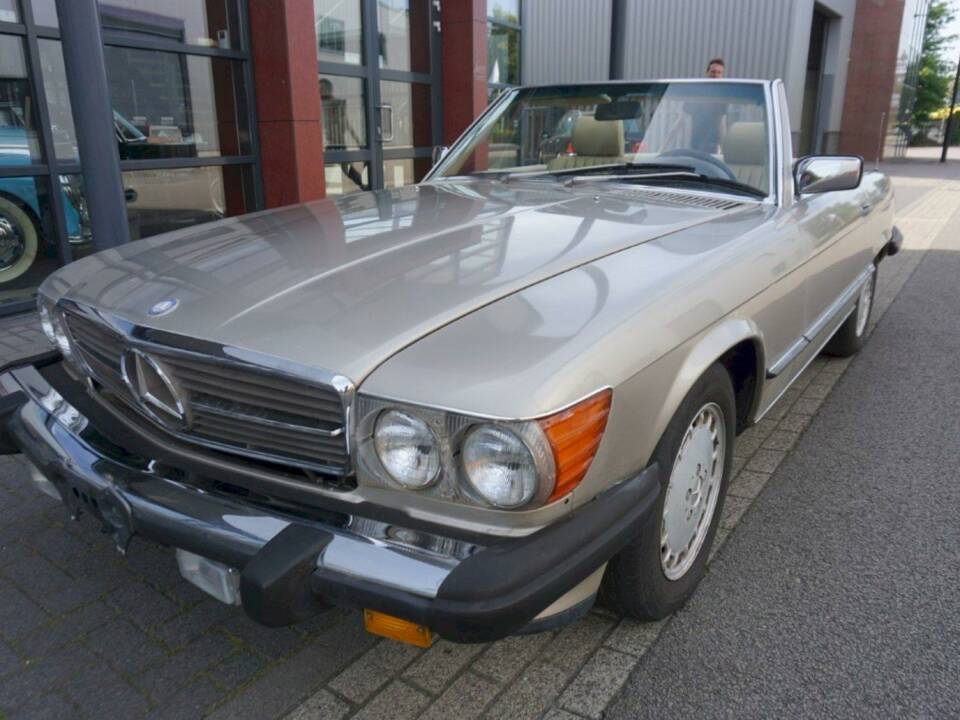 Image 8/36 of Mercedes-Benz 560 SL (1989)
