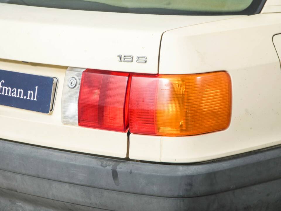 Immagine 27/50 di Audi 80 quattro  -  1.8S (1987)