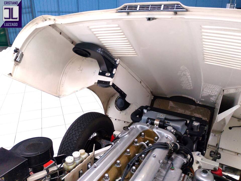 Bild 42/54 von Jaguar E-Type 4.2 (1967)
