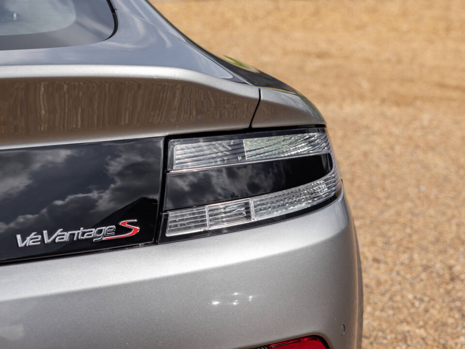 Image 50/71 de Aston Martin V12 Vantage S (2015)
