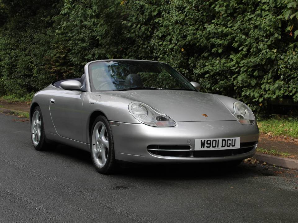 Image 1/20 of Porsche 911 Carrera 4 (2000)