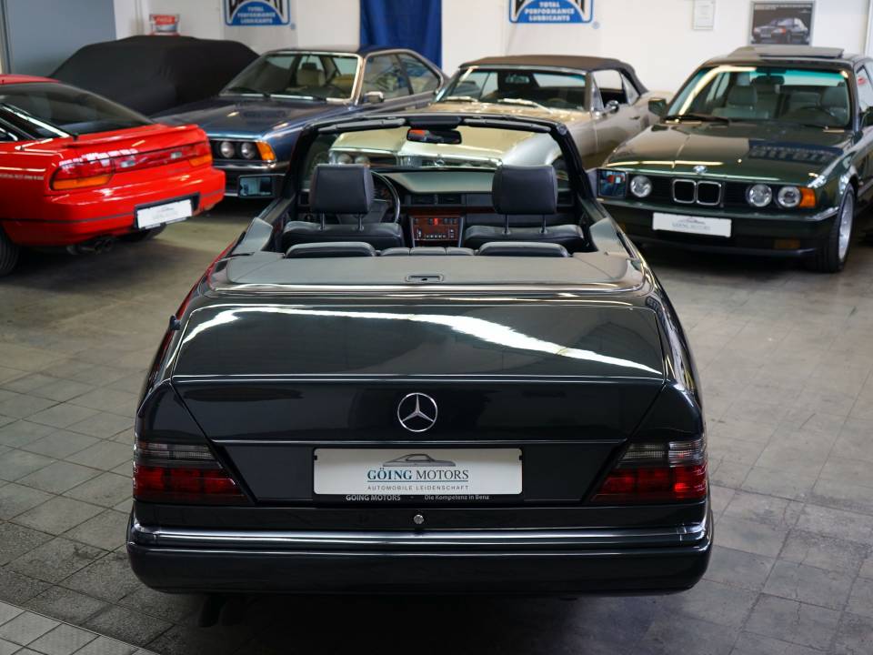 Bild 17/34 von Mercedes-Benz E 500 (1995)