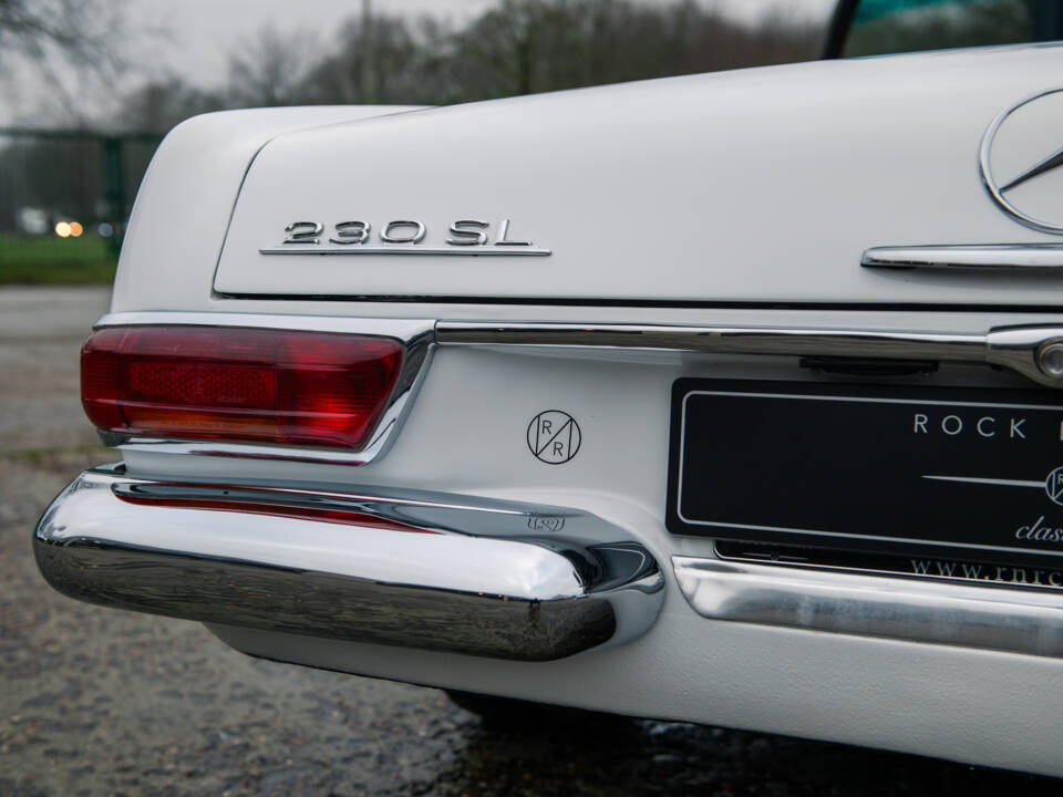 Image 29/36 of Mercedes-Benz 230 SL (1965)