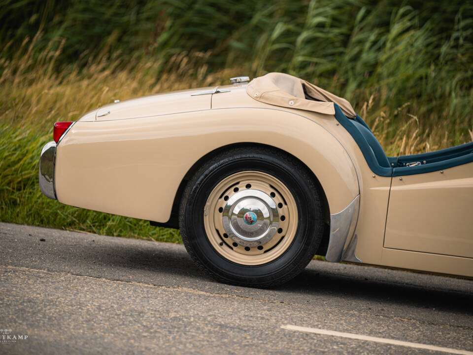 Image 6/14 of Triumph TR 3 (1956)