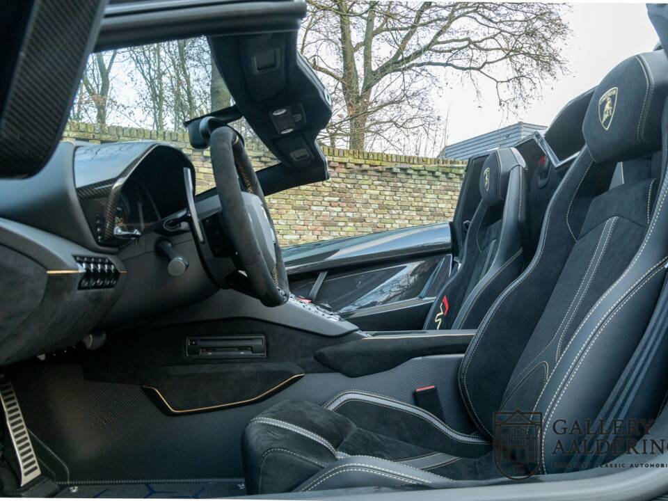 Afbeelding 14/50 van Lamborghini Aventador LP 770-4 SVJ Roadster (2020)