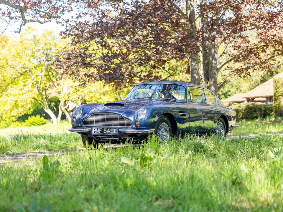 Afbeelding 10/50 van Aston Martin DB 6 (1967)