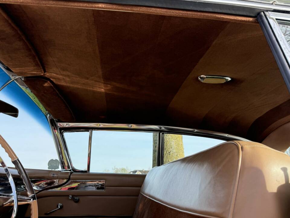 Image 30/36 of Cadillac 62 Sedan DeVille (1957)