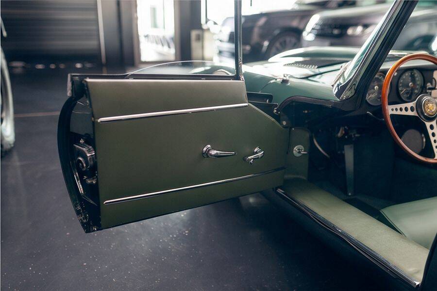 Afbeelding 13/13 van Jaguar E-Type 3.8 (1961)