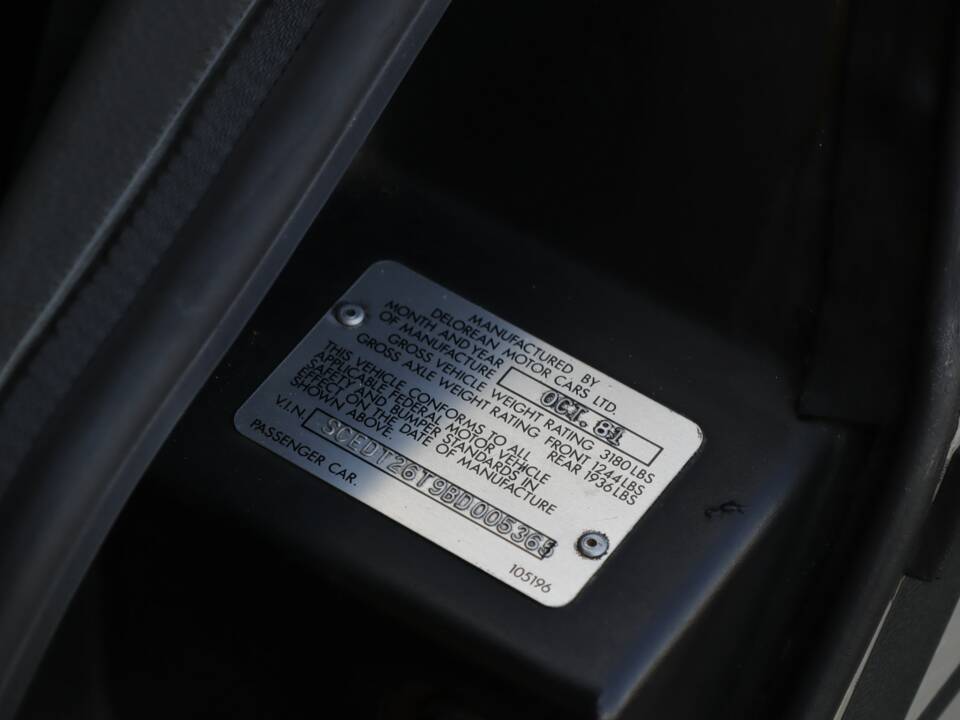 Image 44/49 of DeLorean DMC-12 (1981)