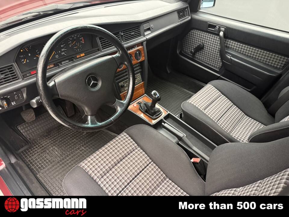 Image 9/15 of Mercedes-Benz 190 E 2.0 (1992)