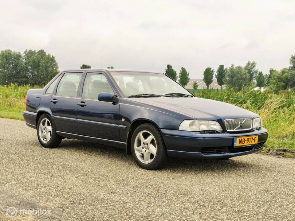 Image 5/33 of Volvo S 70 2.5 T (1997)